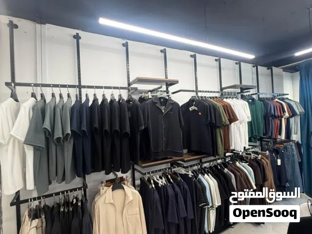 ديكور وستندات محل ازياء