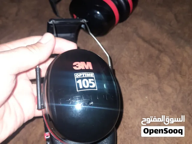 واقي و عازل أذن ضد الضوضاء من شركة 3M الشهيرة (موديل PELTOR Optime 105).