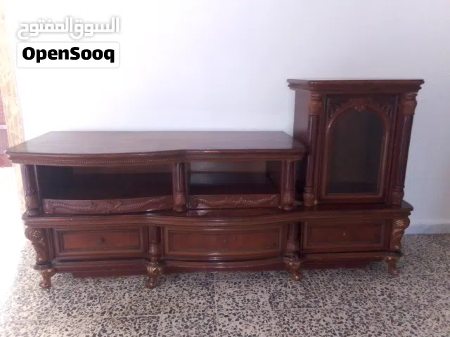 طاولة تلفزيون طليانية للبيع خشب صلب