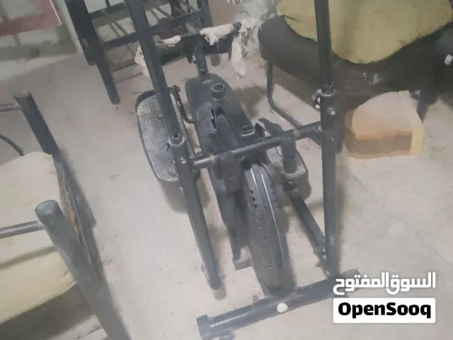 للبدل ع معدات فنون قتاليه