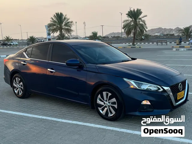 Used Nissan Altima in Al Batinah