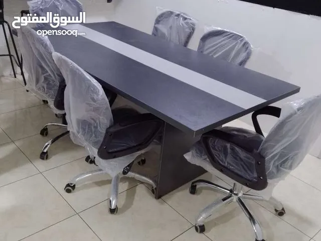 طاولة  اجتماعات  قياس مترين متوفر بعدة الوان توصيل مجاني داخل عمان والزرقاء