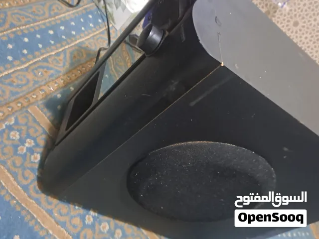 مضخم صوت مع السماعات والماكينه