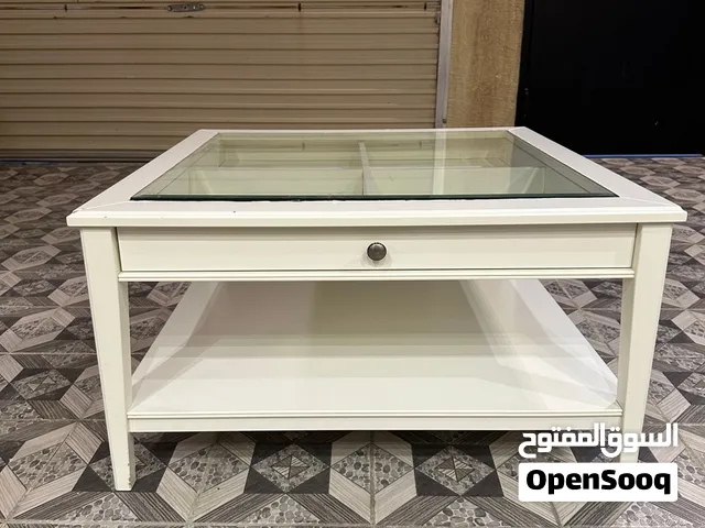 طاولة إيكيا (IKEA) للبيع