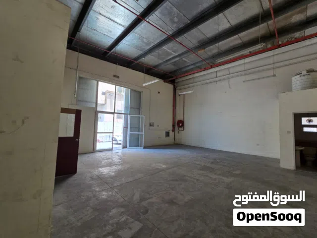 شبرا للايجار الصناعيه 11 على شارع الشيخ محمد بن زايد بقرب من مدخل دبي