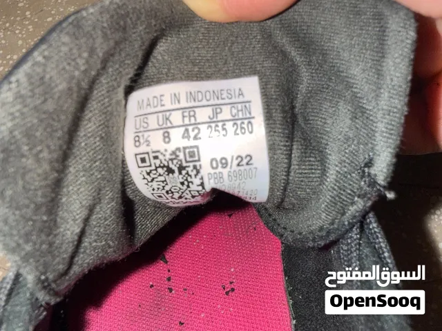 Bunch of jordan and sportshoes for sale