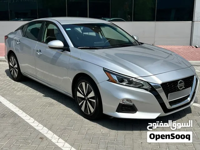 نيسان التيما 2021 SV رمادي بحالة جيدة مع مواصفات متكاملة ومرخصة