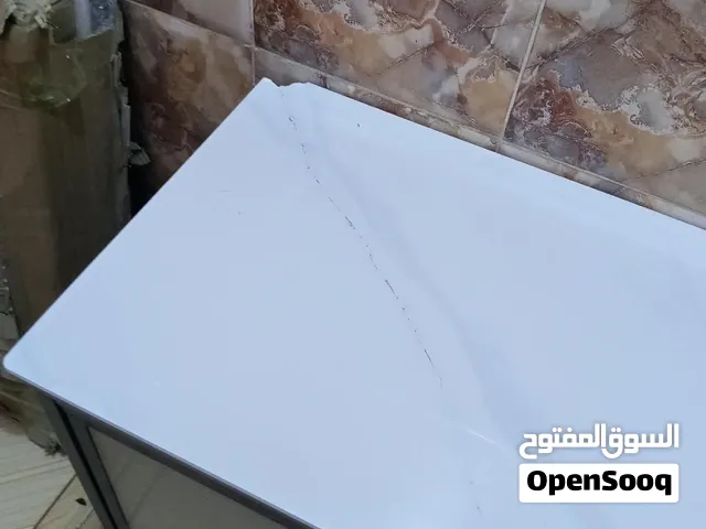 للبيع كاونتر حديد ومرمر مال مطبخ بس المرمر بيها فطر موضح بالصورة والسعر  130 الف