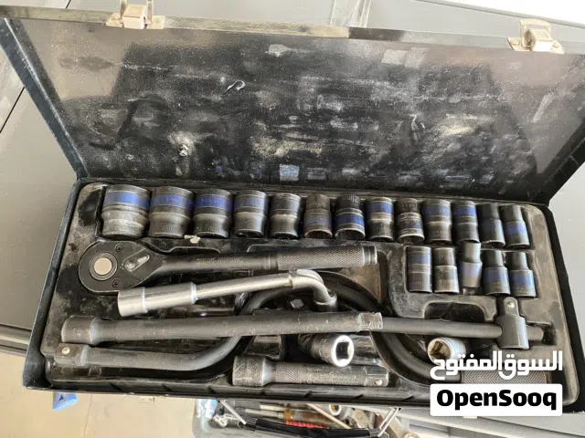 للبيع بنشر وكهرباء سيارات For sale garage in Fahaheel area