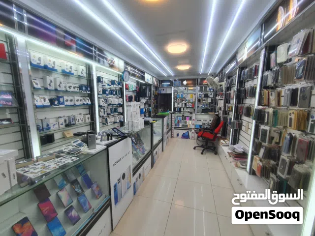 محل هواتف متحركة للبيع بالكامل