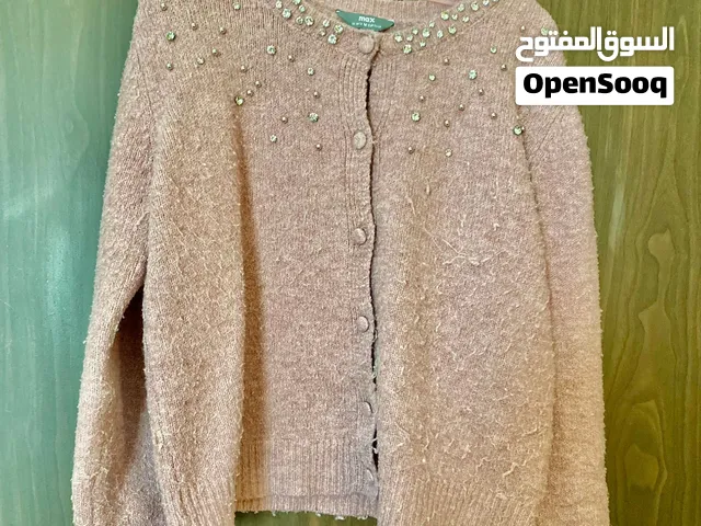 Beautiful sweater for 15 AED only