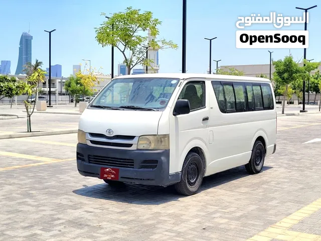 TOYOTA E HIACE