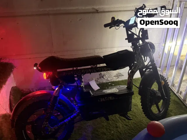 سيكل كهربائي 48 فلوث سرعه حقيقيه 55 كرسي جلد وعليه اضائات اضافيه مع جنطه تخرين وليتات جانبيه و امامي