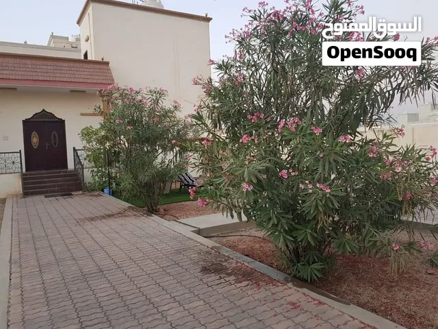 بيت مفروشة للايجار في السعادة خلف نستو مقابل جامعة ظفار آجار سنوي