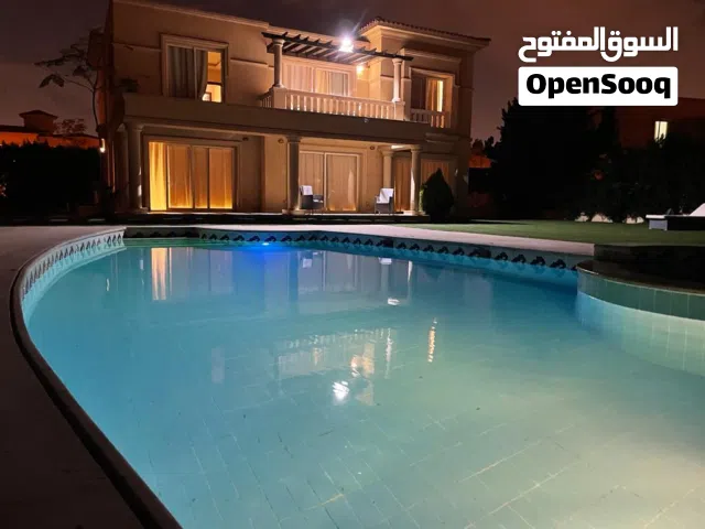للايجار اليومى فيلا فندقية فاخرة بكمبوند فى التجمع الخامس بموقع مميز خلف كونكورد بلازا السعر يومى