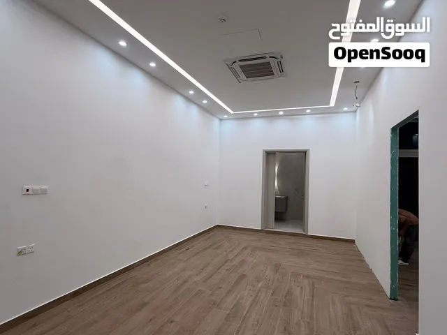 شقة تجارية معزولة طابق ارضي للايجار التجاري في البراضعية على شارع سيد امين نفسه بسعر منااااسب