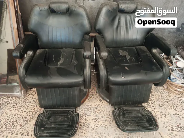 معدات صالون تجميل حلاقة للبيع باب زجاج وكنب و2 كرسي