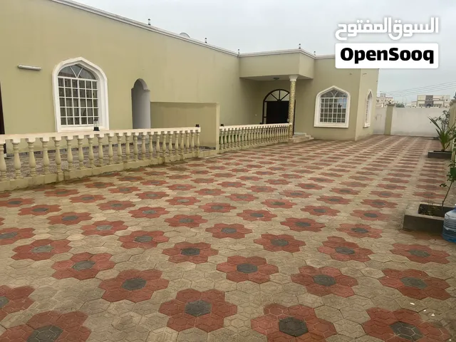 بيت للايجار الشهري منطقة عوقد الشمالية بجانب دوار الدكتورة مني ومسجد الاستغفار