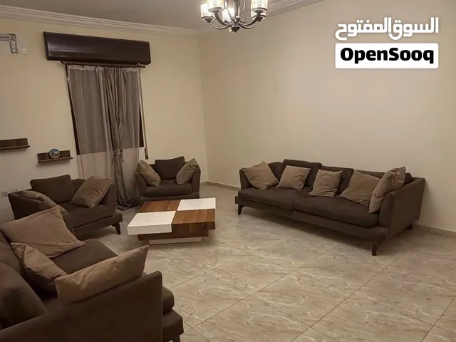 شقه شبه مفروشه للايجار الدقادوستا موقع ممتاز العمارة علي قطران شقه نظيفه