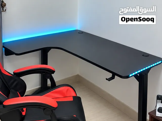 طاولة Gaming L-Shape + كرسي Gaming RGB للبيع