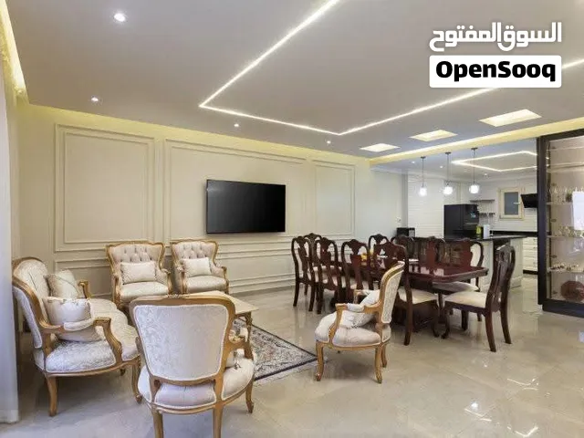 شقة مفروشة ايجار يومي وشهري في مصر الجديدة فندقية مكيفة شبابية وعائلات أمان وهادية