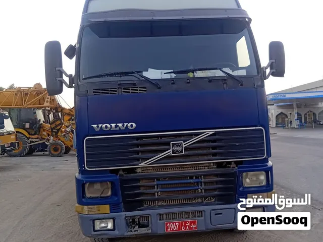 للبيع شاحنة فولفو مع هيب 6 VOLVO TRUCK WITH 6-TON HIAB
