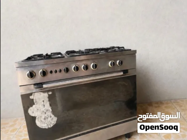 طباخ مصري ابو عيون زرق