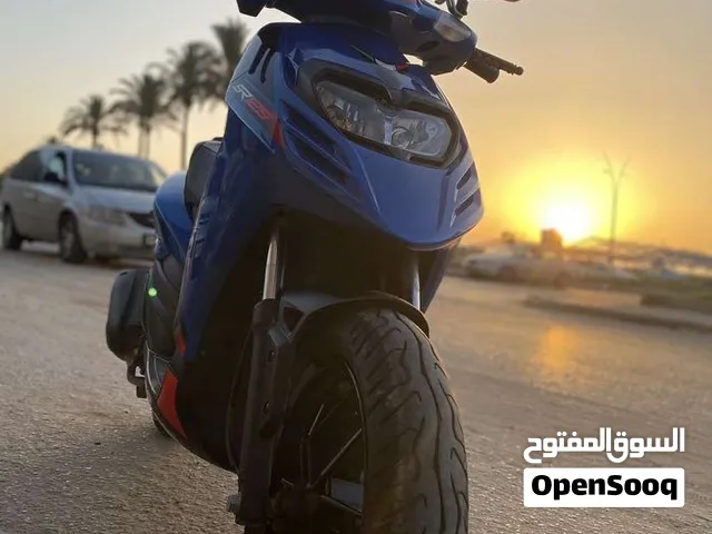 موطو إبريليا بكتيبه SR 125 cc موطو متع خدمة ودق، ربي يبارك ماشي 30 ألف، جاهز يولع من ربع طقة