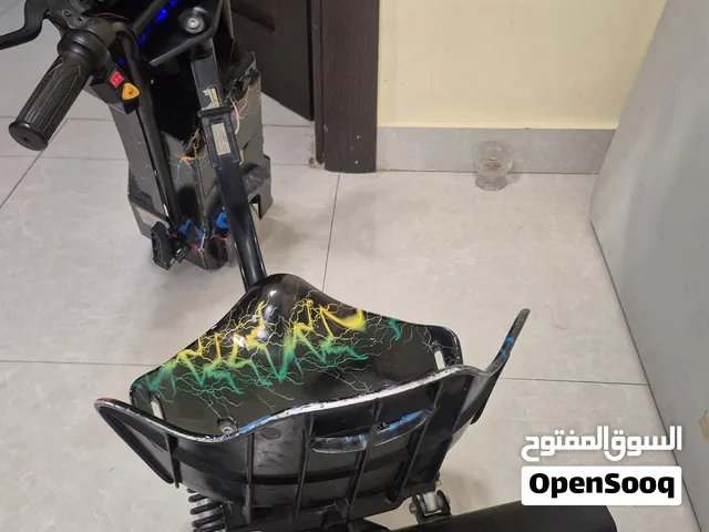 سكوتر كرسي بحالة جيدة للبيع مع شاحن ومفتاح