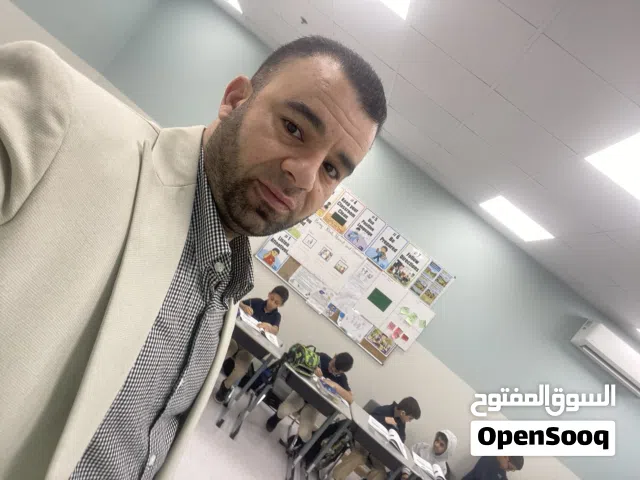 معلم مصري متميز ( اللغة العربية والقرآن الكريم والتجويد )
