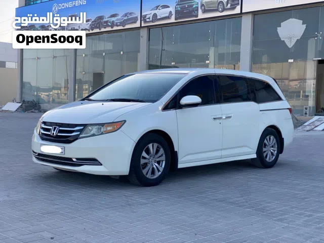 Honda Odyssey 2016 (White)