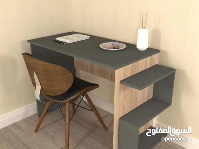 مكتب دراسي  شامل التوصيل والتركيب اطلبها الان من لامينيت للأثاث المكتبي توصيل دينار فقط داخل عمان