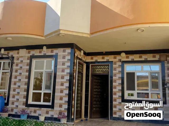دار للبيع  في مزارع زيونة