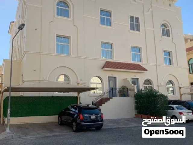 للايجار شقة  دوبلكس بالنزهه 5 غرف وغرفة خادمة و 4 حمامات ايجار 1050