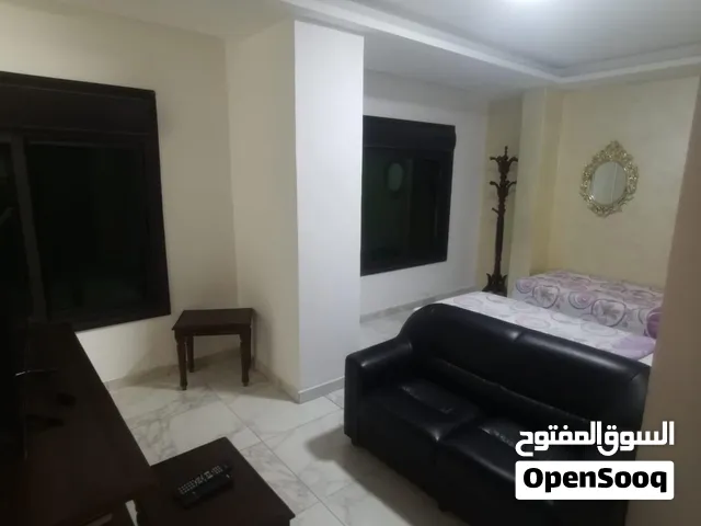 شقة مفروشه للإيجار في مرج الحمام للطلاب والطالبات غرفه وصاله ومطبخ وحمام او غرفه وحمام ومطبخ للايجار