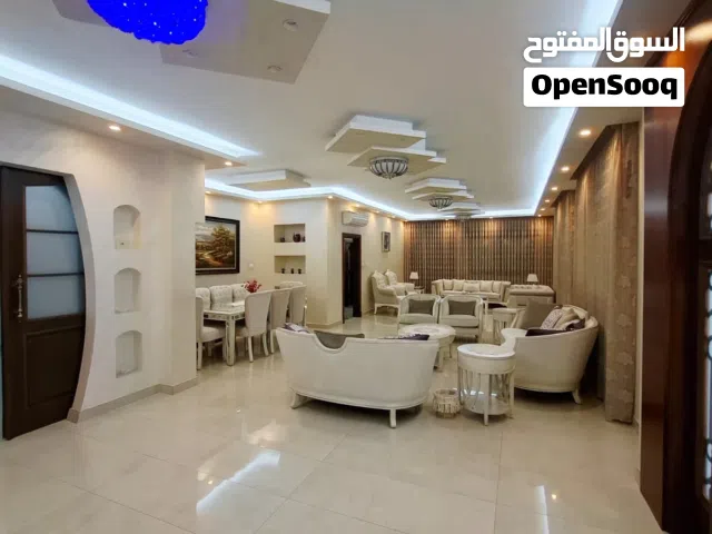 عرض حصري فيلا مستقلة ب سعر الارض للبيع في الظهير  902م أرض  740م بناء  على شارعين ب سعر الارض