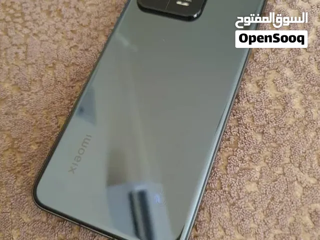 Urgent sale Xiaomi 13 256 GB 12GB With the original Charger