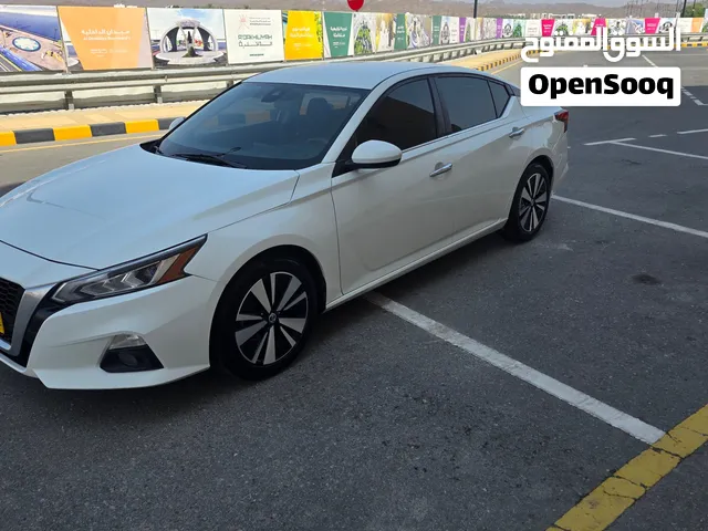 Used Nissan Altima in Al Dakhiliya