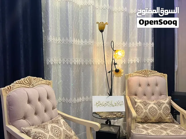 طقم كنب انجلس عليه مرتين فقط تاع عرسان جداد