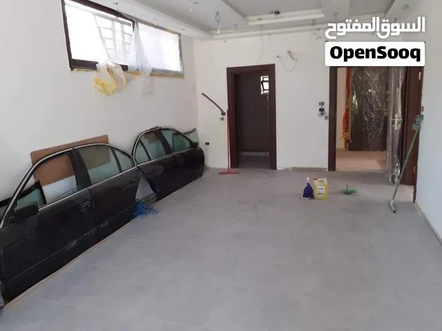 4 أبواب BMW دب 2000 كاملين مع بطاين وزجاج وماكينات زجاج ومرأتين على الأبواب وارد الماني بحاله ممتازه