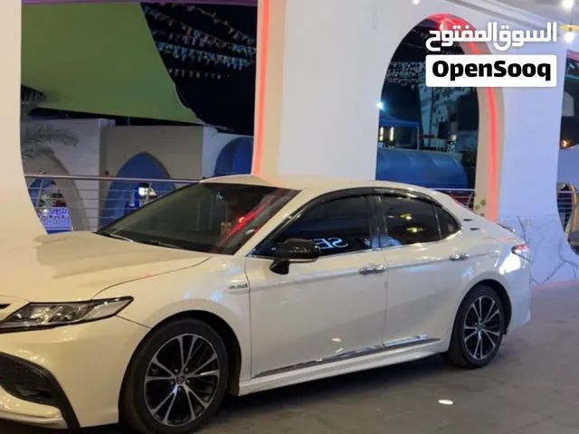 تويوتا كامري 2019 LE خليجي بحاله الوكالة  سيارة نخب وسعرها ممتاز بالنسبة للسوق وقارن