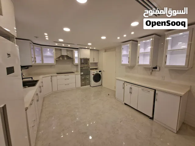 المطابخ: تركيب جديد — صيانة عامة — تغيير مفصلات وسحابات — تعديل واصلاح أي عطل الشبابيك: تركيب —