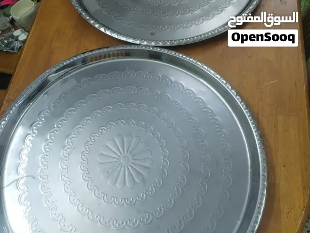 صواني ثنين كبيرة و ثقيلة جدا ً