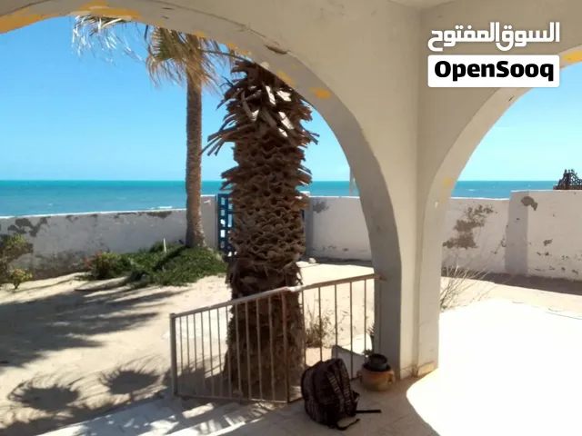 فيلا على حافة البحر  Première Position