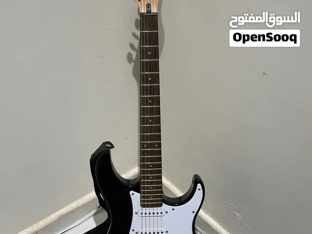 للبيع جيتار يماها مع امبلي فاير