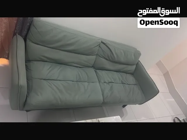كنبة سرير استعمال خفيف نظيفةً