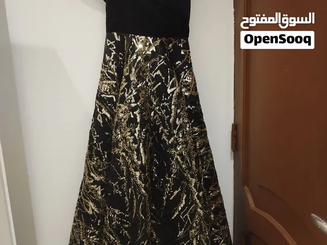 فستان سهرة أسود