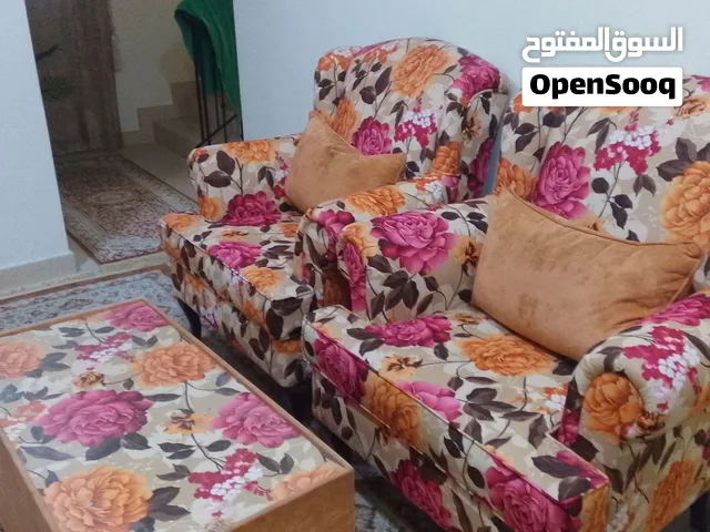 كراسي 2 مع الطاوله