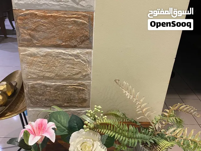 ثلاث مزهريات