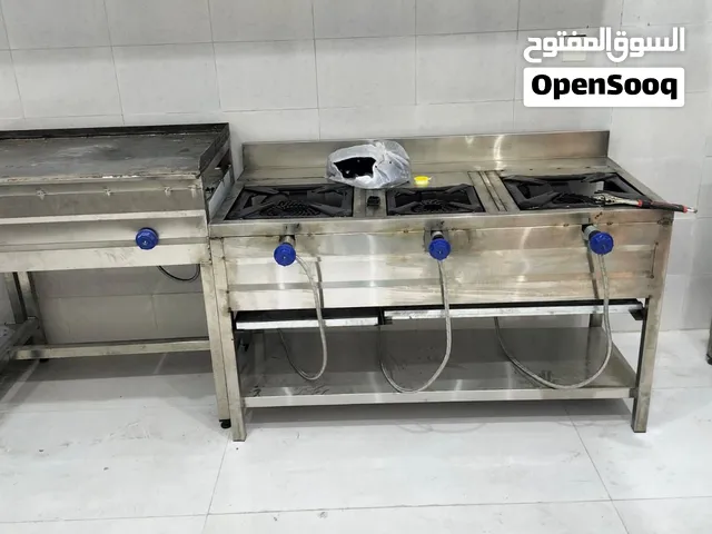 معدات مقهى مستخدمه فقط 4 اشهر. للبيع بشكل عاجل